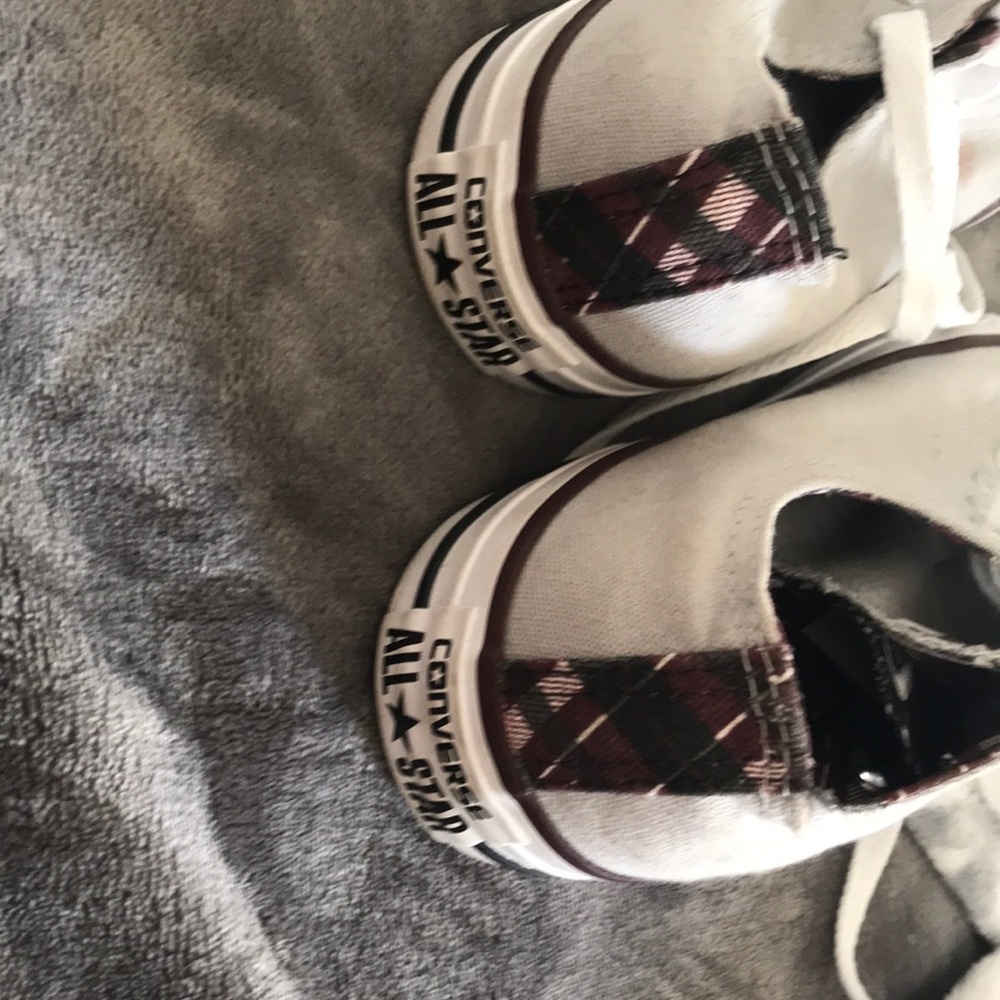 gray converse - Picture 4 of 5